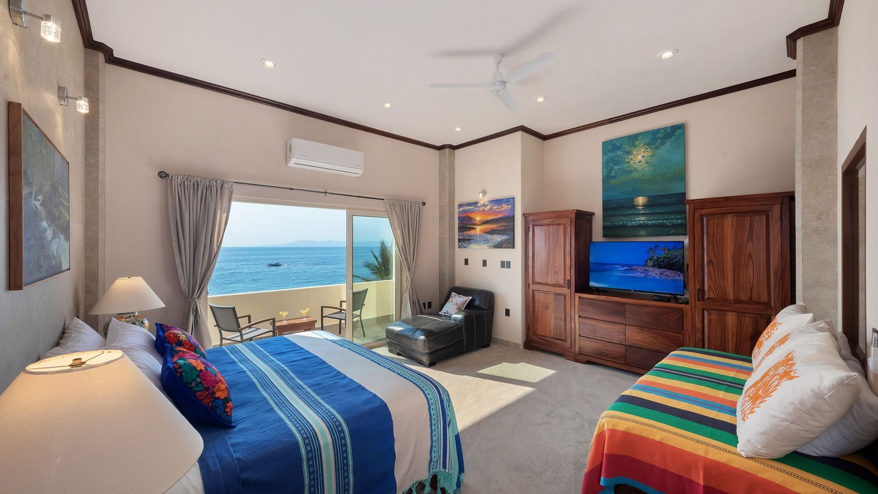 Photo of Bedroom in South Shore Hotel Area