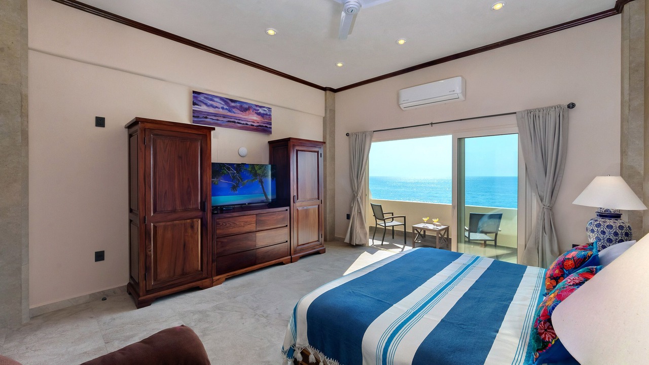 Photo of Bedroom in South Shore Hotel Area