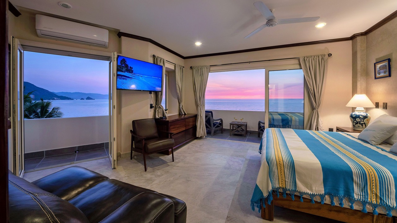 Photo of Bedroom in South Shore Hotel Area