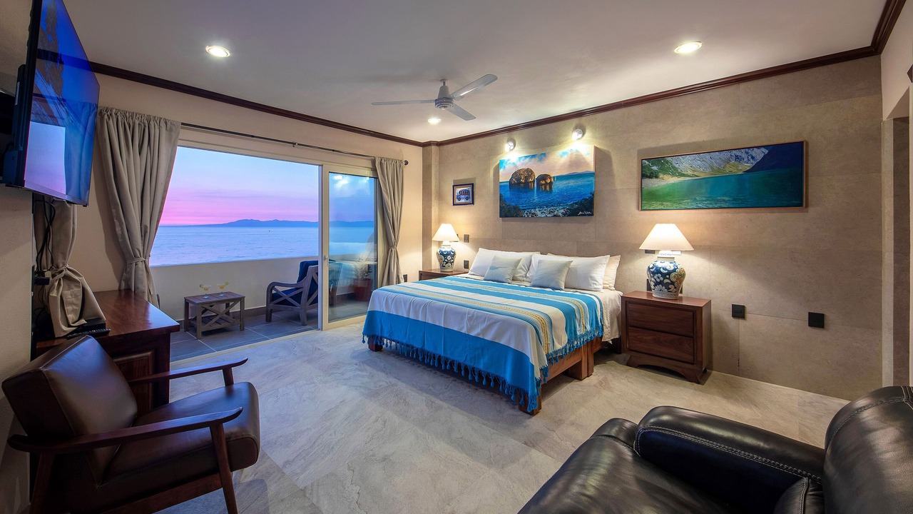 Photo of Bedroom in South Shore Hotel Area