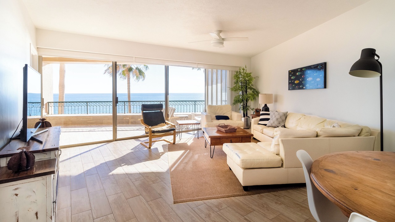 Photo of Livingroom in Sandy Beach