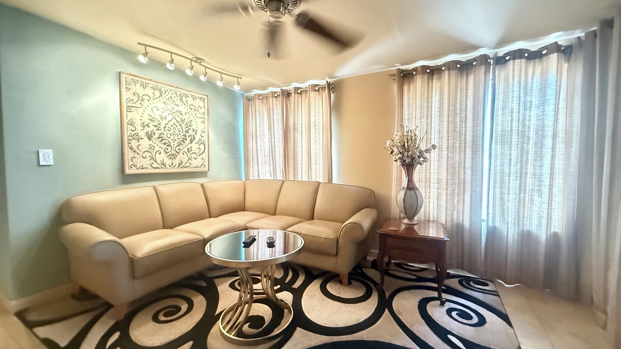 Photo of Livingroom in Fortuna Foothills