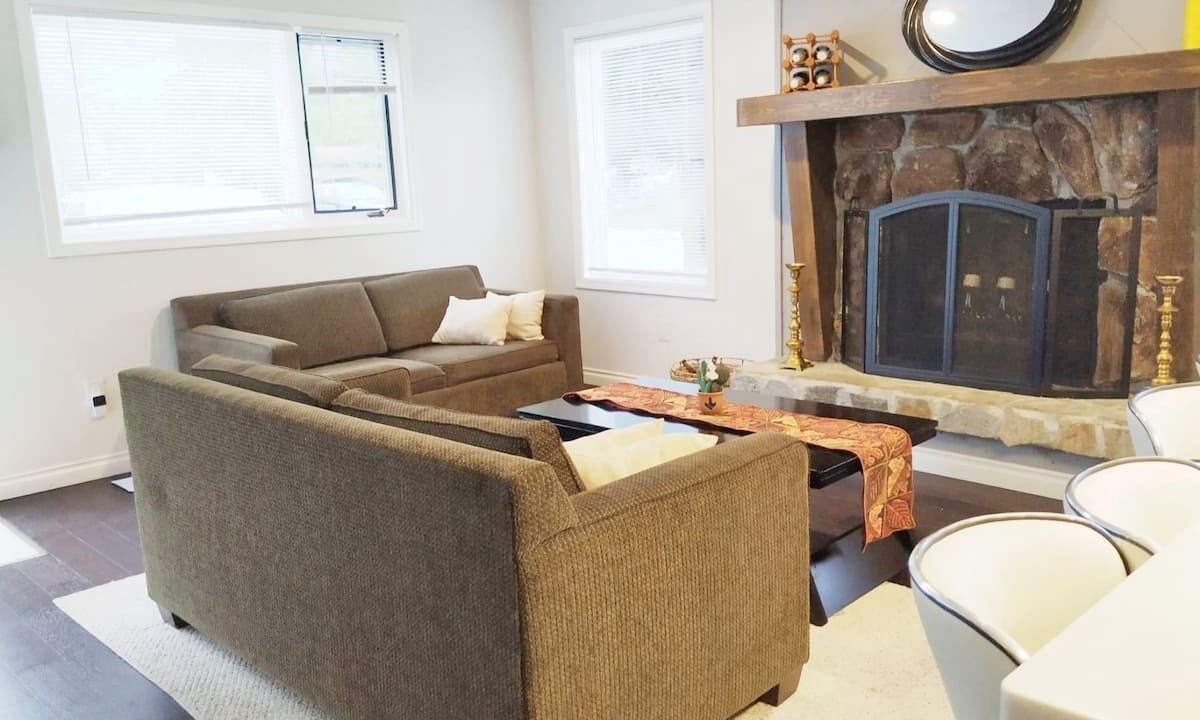 Photo of Livingroom in Northeast Anchorage