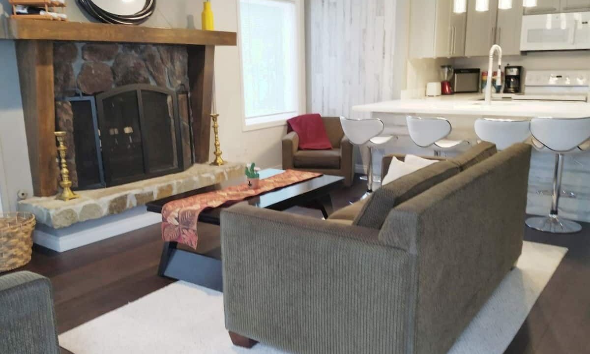 Photo of Livingroom in Northeast Anchorage