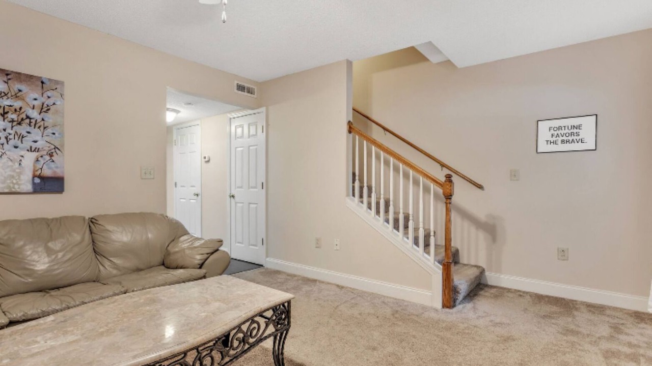 Photo of Livingroom in Dunean