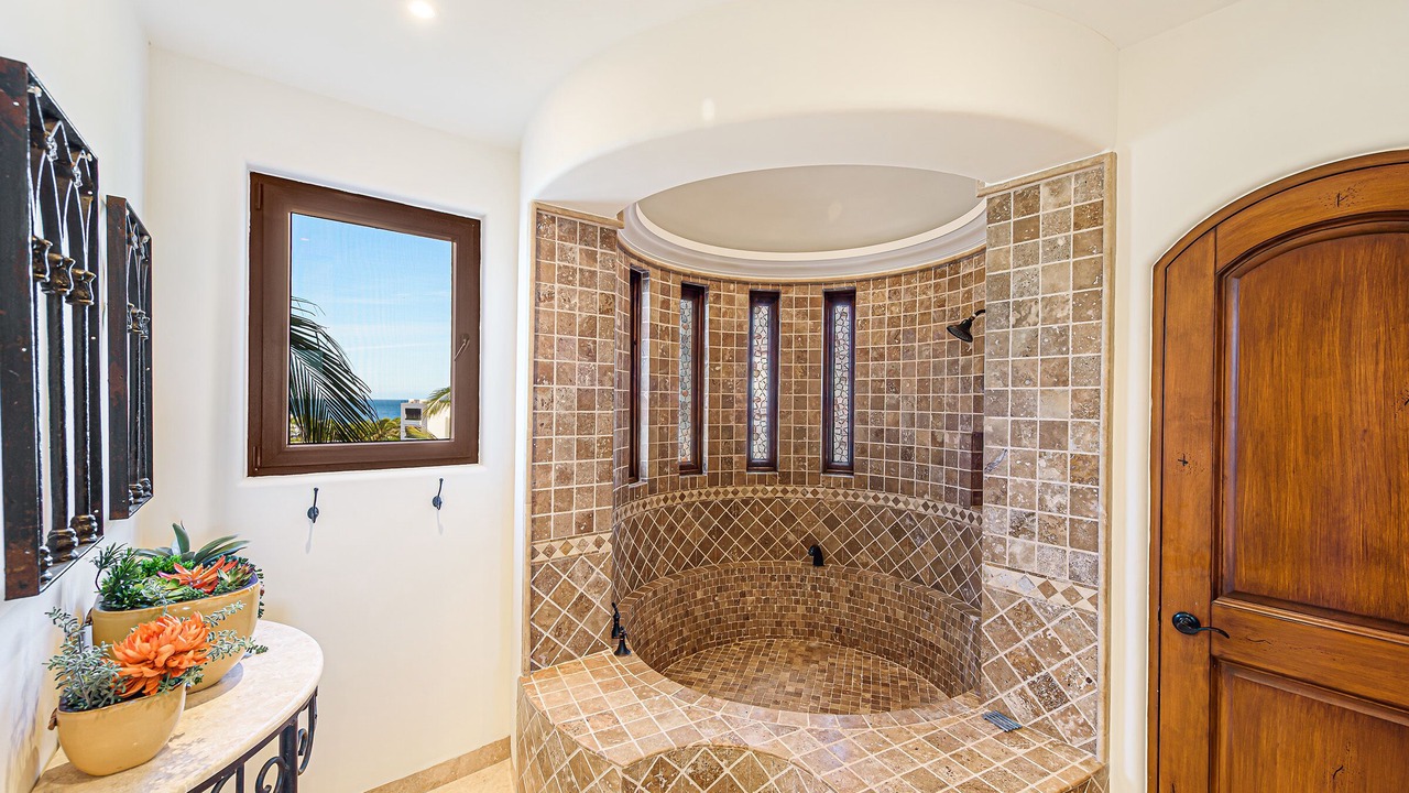 Photo of Bathroom in Buzzards