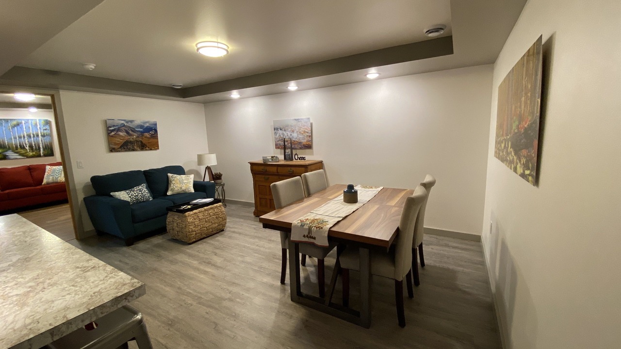 Photo of Livingroom in College