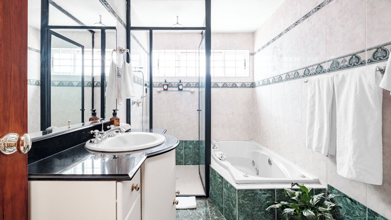 Photo of Bathroom in Del Valle
