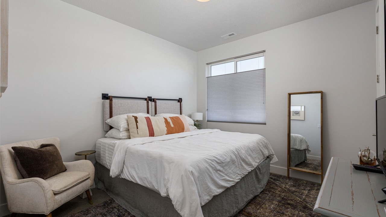 Photo of Bedroom in Sandy