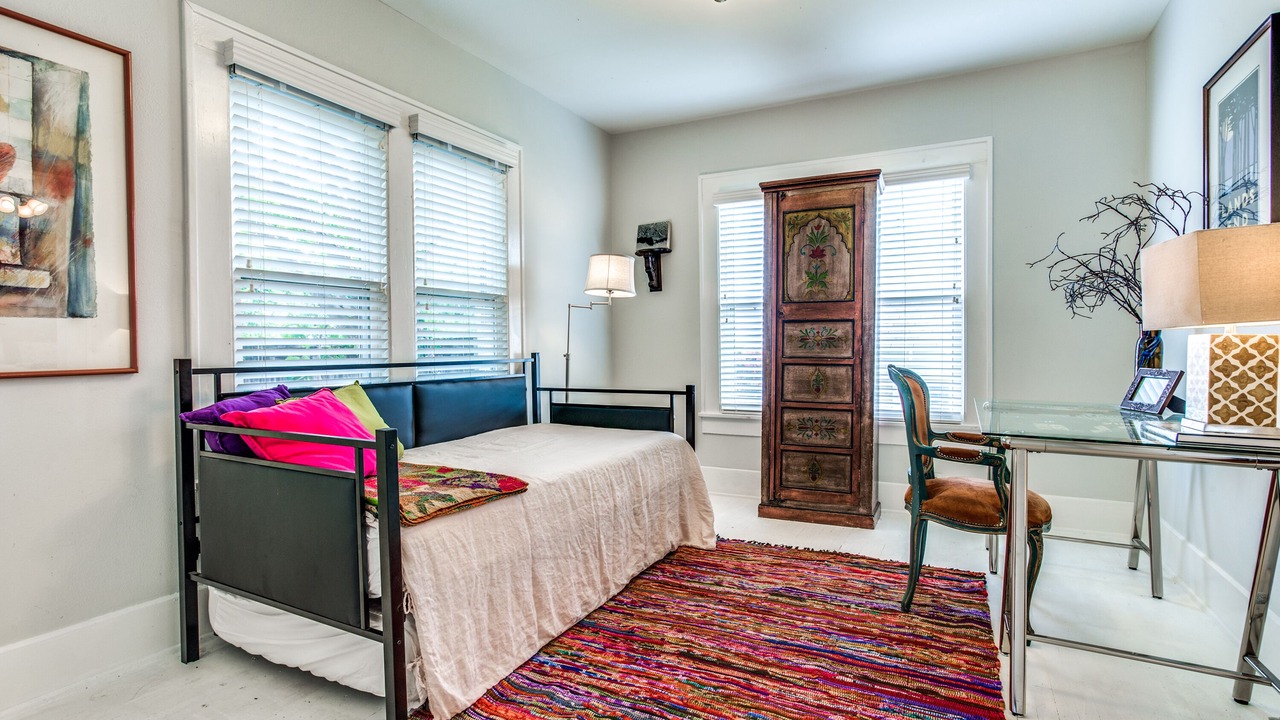 Photo of Bedroom in Fort Worth Cultural District