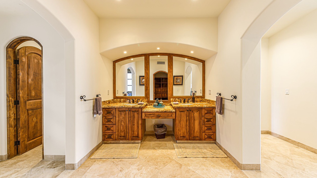 Photo of Bathroom in Buzzards