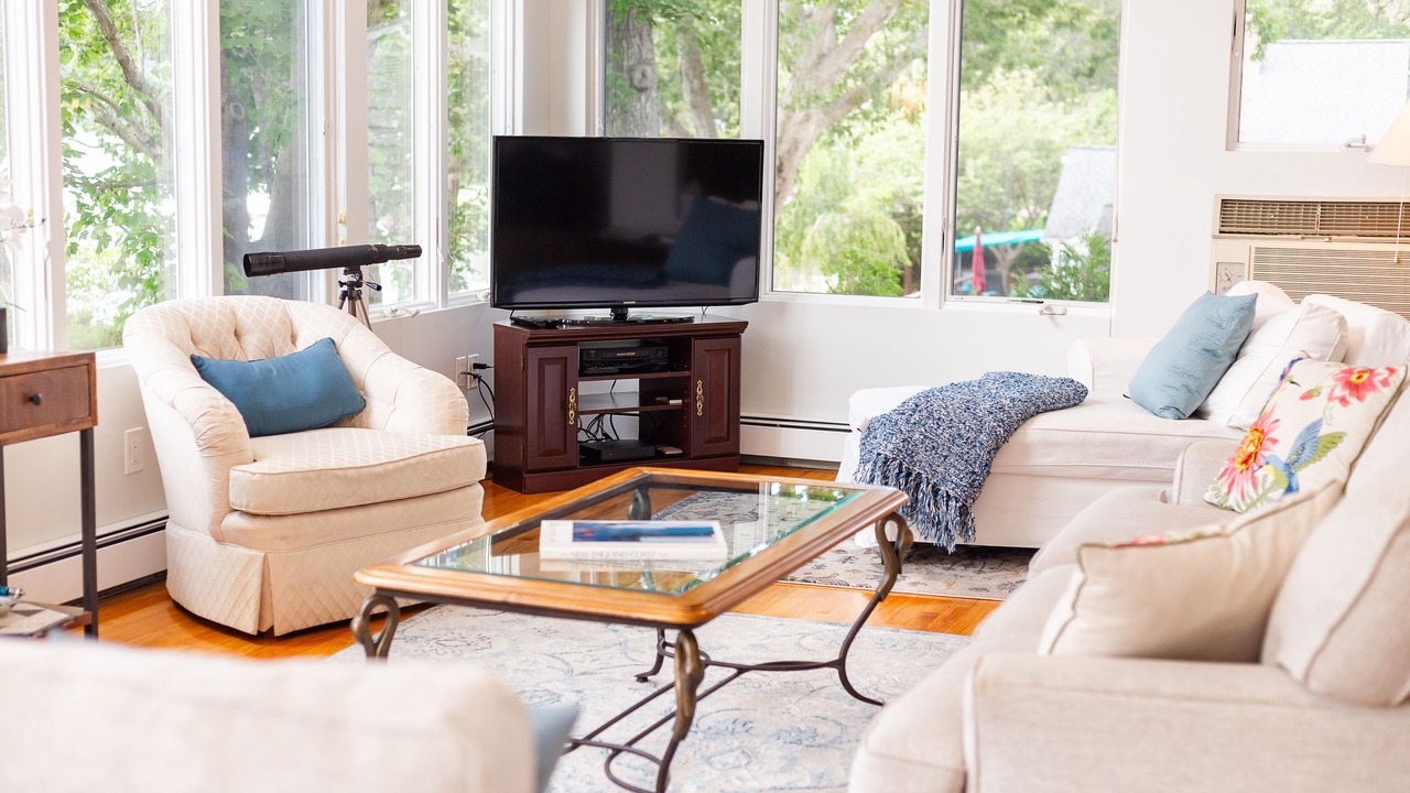 Photo of Livingroom in Saunderstown