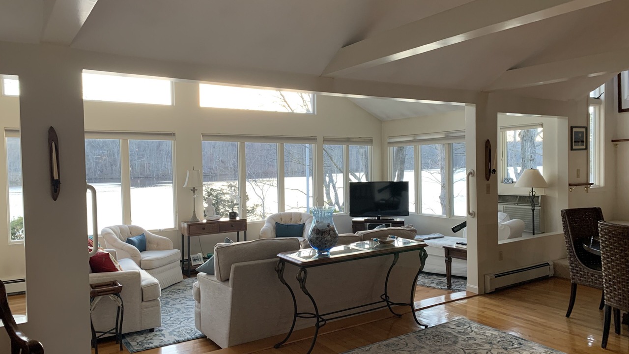 Photo of Bedroom in Saunderstown