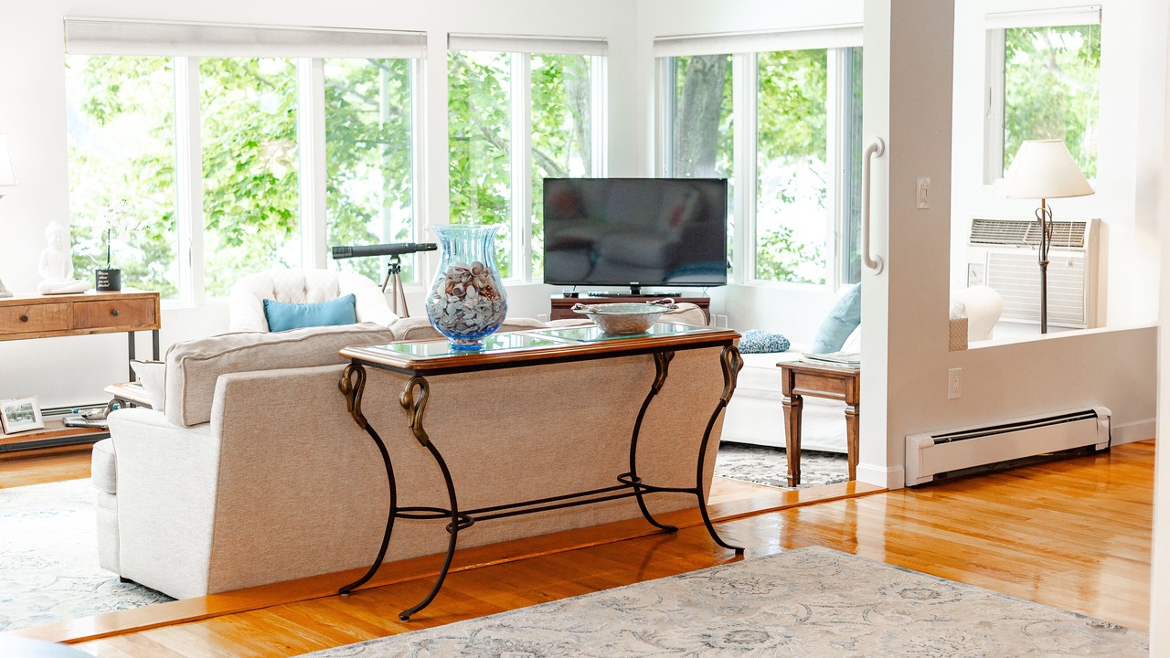 Photo of Livingroom in Saunderstown
