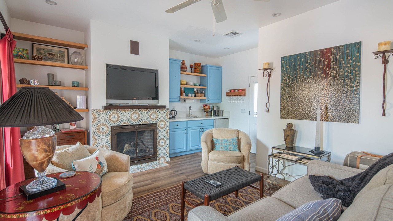 Photo of Livingroom in Paradise Valley Village