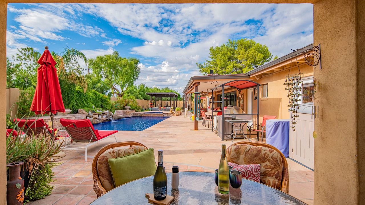 Photo of Outdoor in Paradise Valley Village