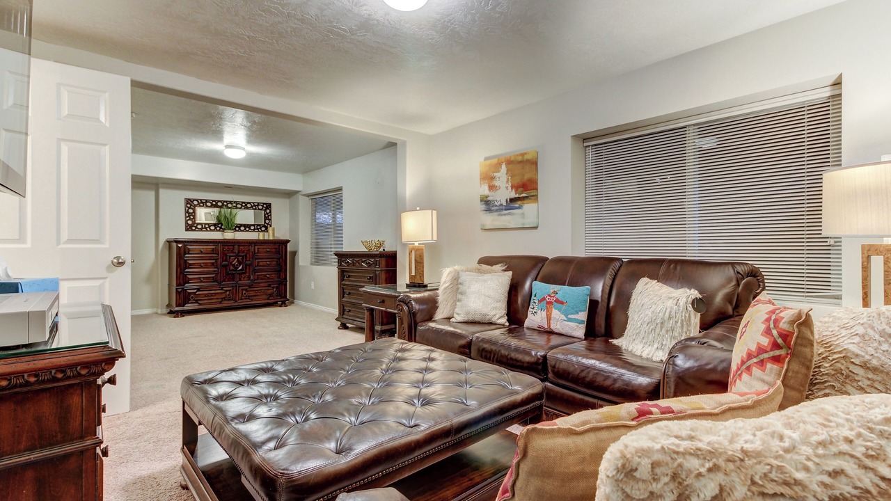 Photo of Livingroom in Cottonwood Heights