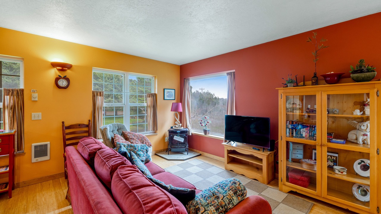 Photo of Livingroom in Otter Rock