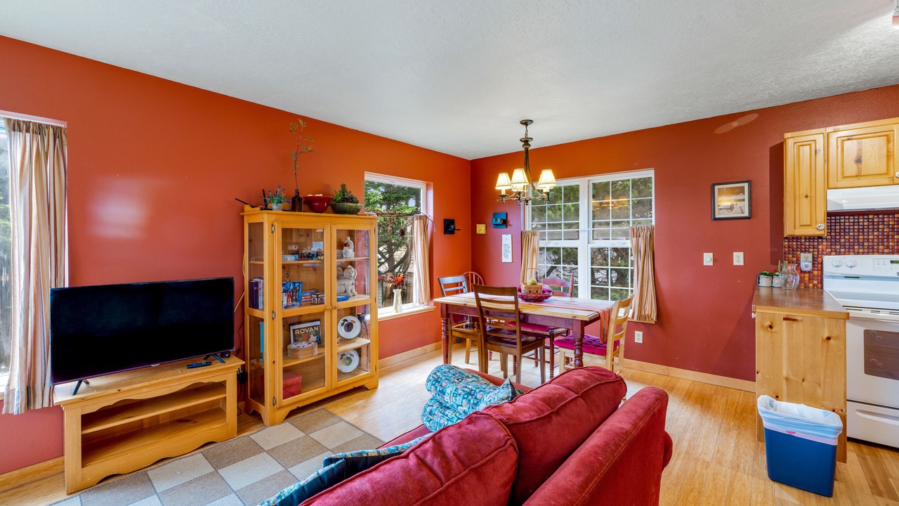 Photo of Livingroom in Otter Rock