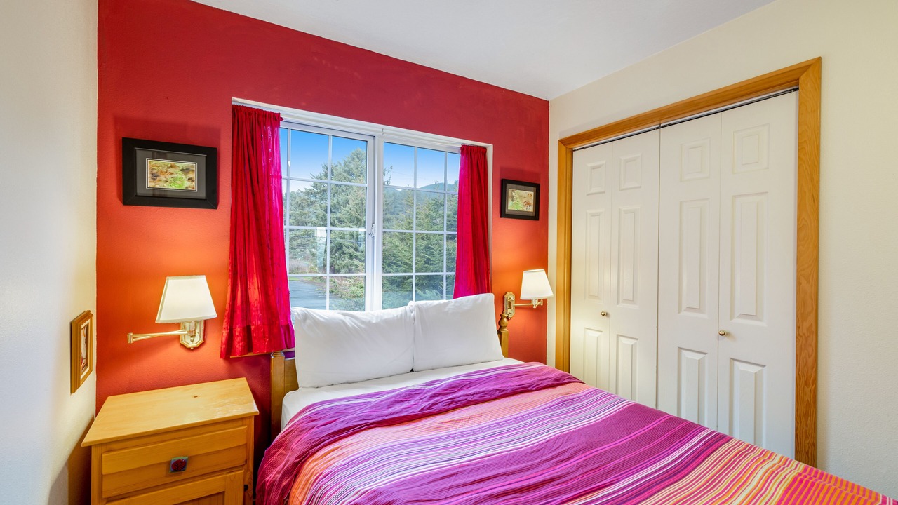Photo of Bedroom in Otter Rock