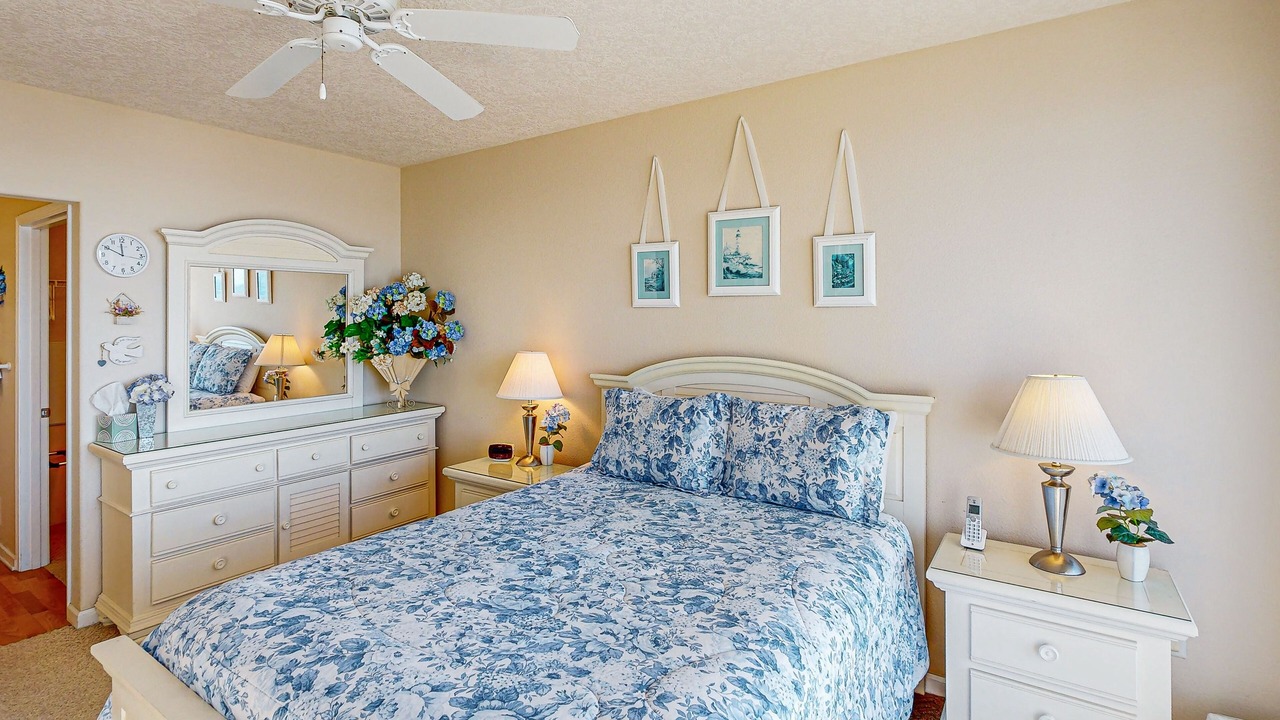 Photo of Bedroom in Depoe Bay