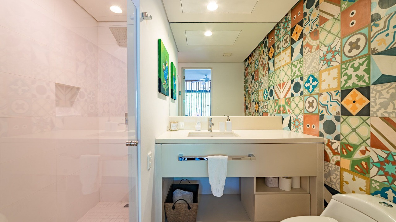 Photo of Bathroom in R