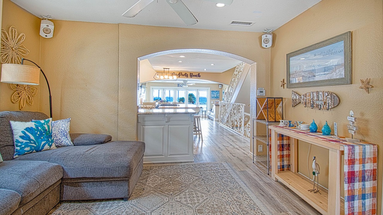 Photo of Livingroom in West Newport