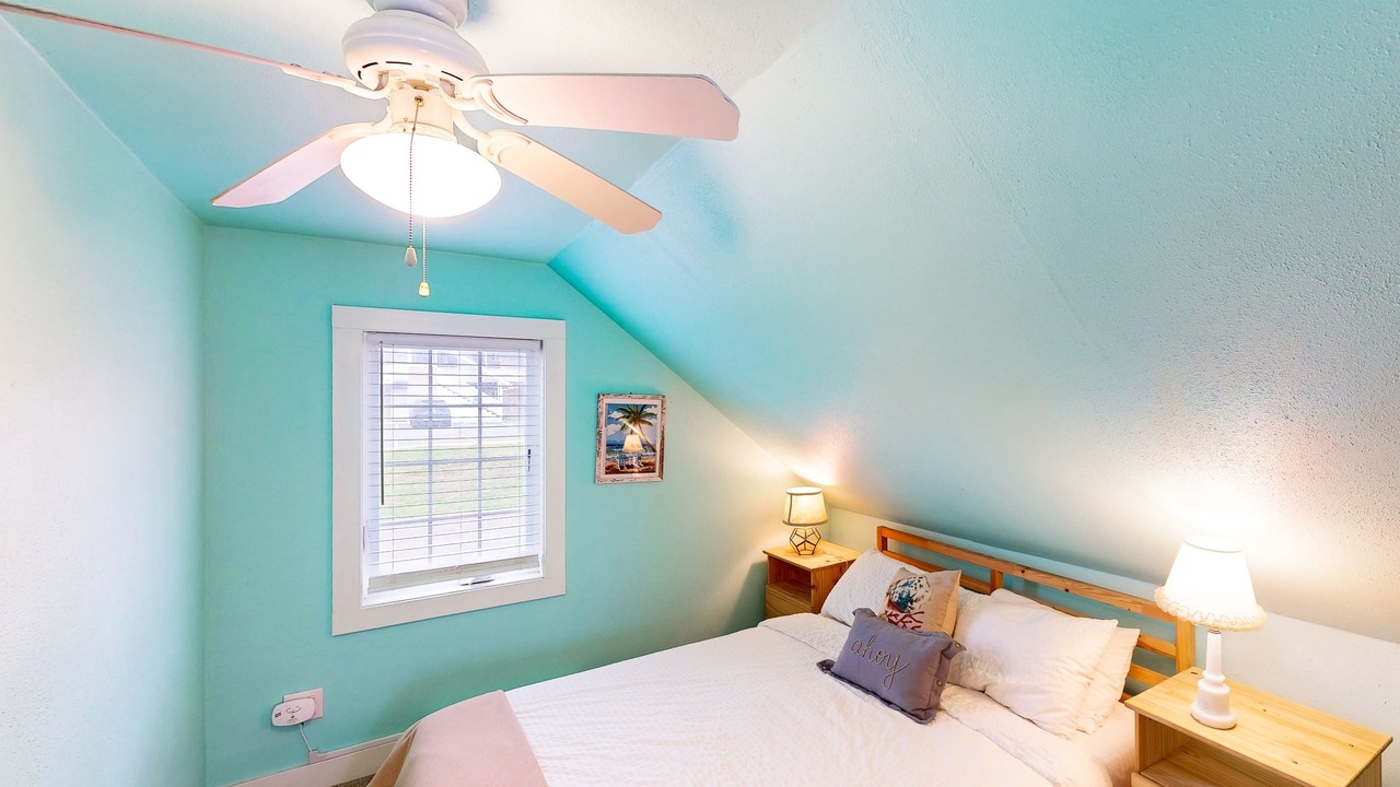 Photo of Bedroom in Rockaway Beach
