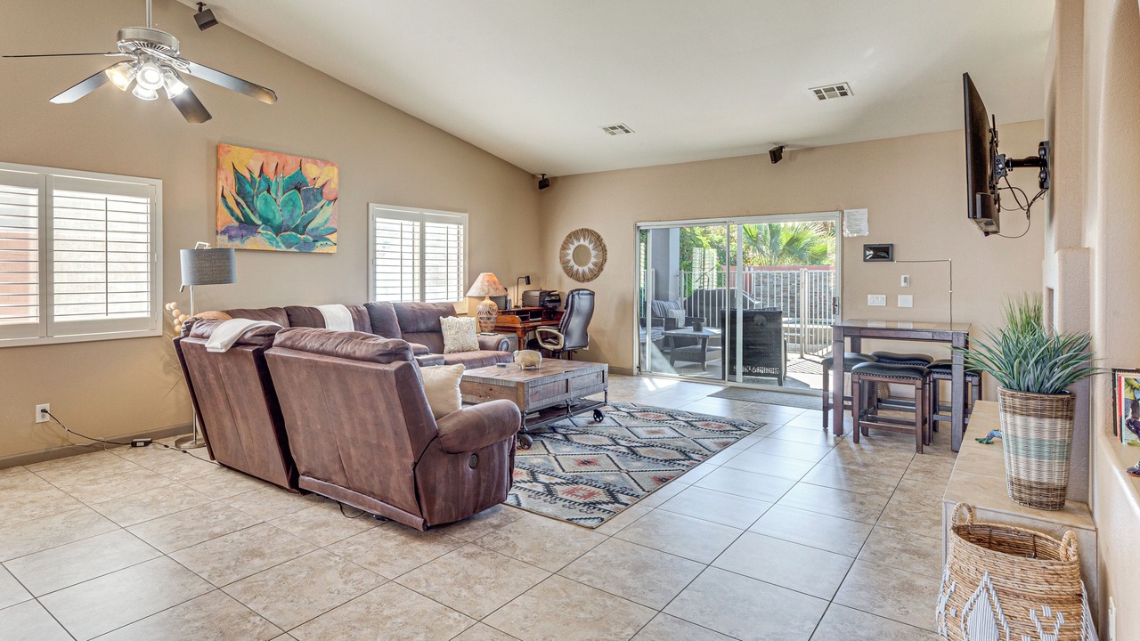 Photo of Livingroom in Desert Club Manor