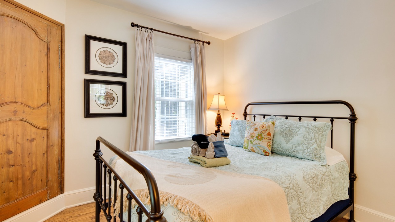 Photo of Bedroom in Royal Pines