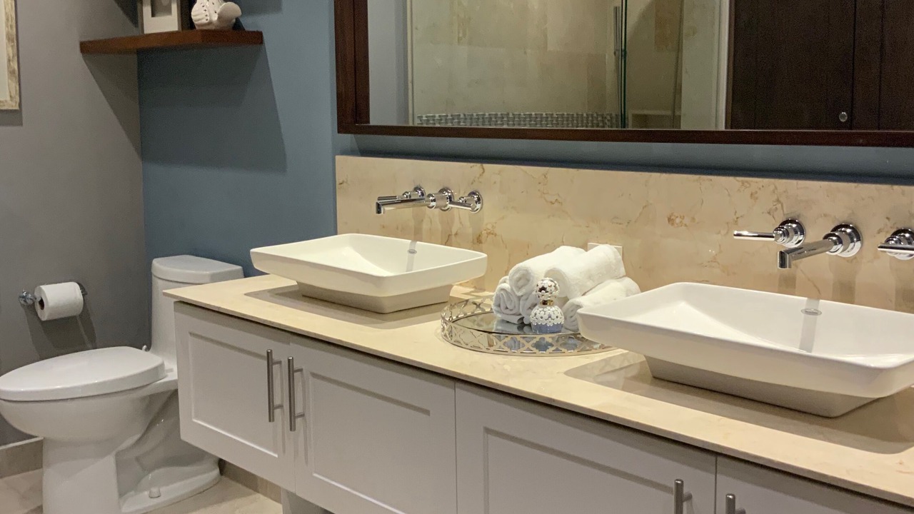 Photo of Bathroom in Romantic Zone