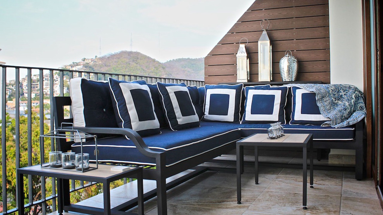 Photo of Outdoor in Romantic Zone