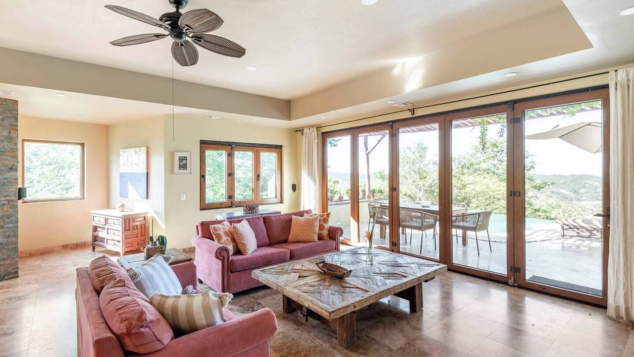 Photo of Livingroom in North End