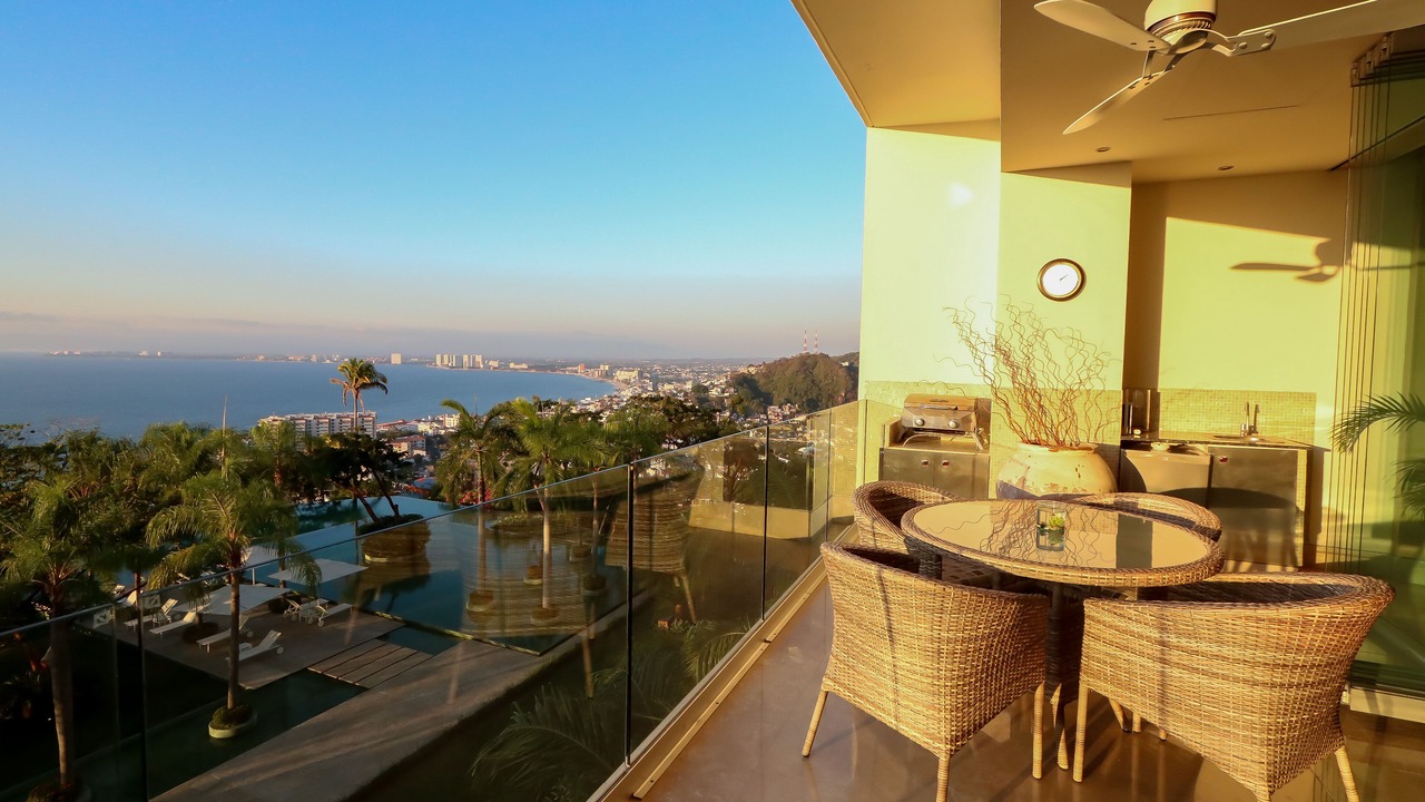 Photo of Outdoor in Romantic Zone
