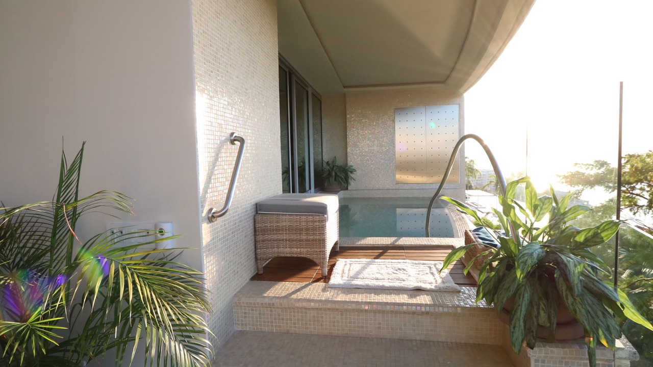 Photo of Outdoor in Romantic Zone