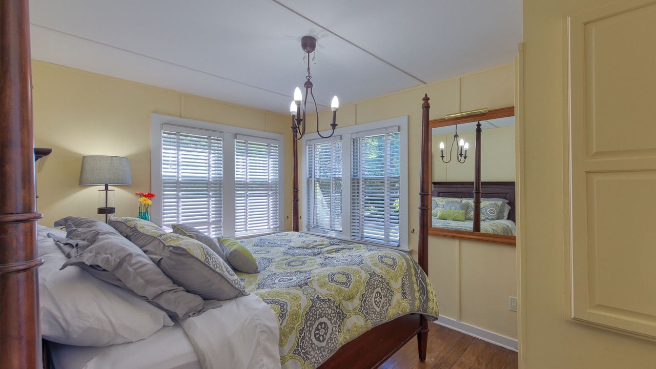 Photo of Bedroom in Saugatuck