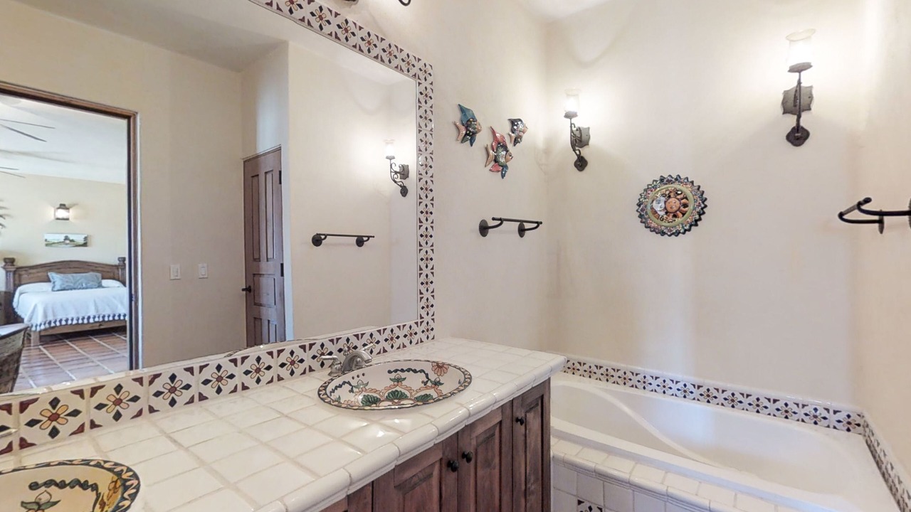 Photo of Bathroom in Nopolo