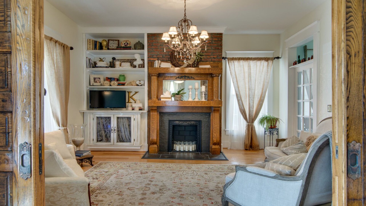Photo of Livingroom in Five Points