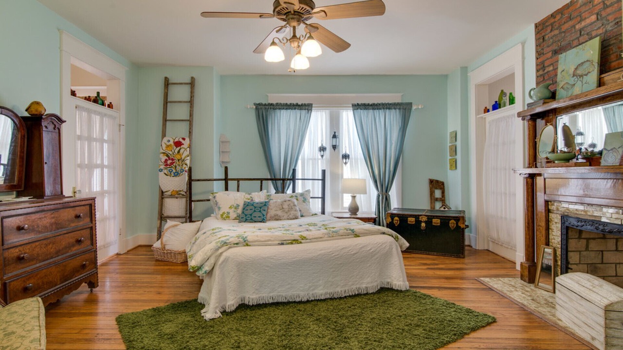 Photo of Bedroom in Five Points