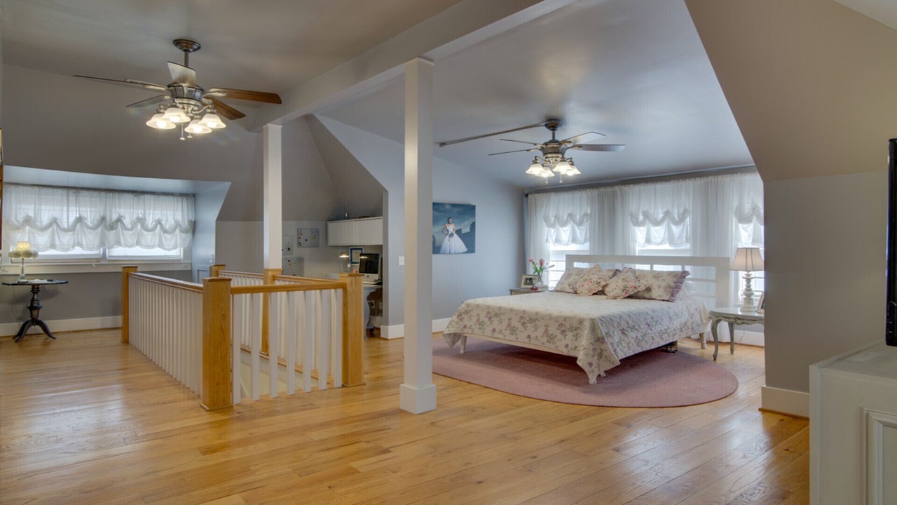 Photo of Bedroom in Five Points