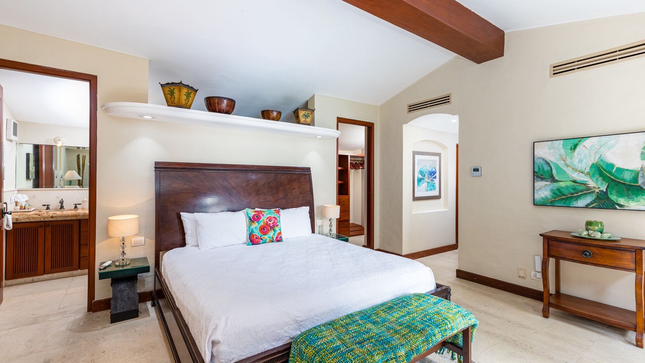 Photo of Bedroom in South Shore Hotel Area