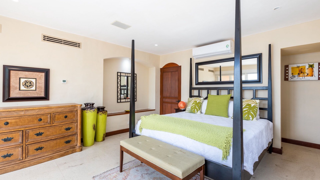 Photo of Bedroom in South Shore Hotel Area