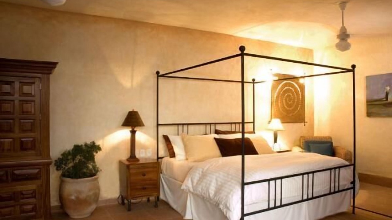 Photo of Bedroom in South Shore Hotel Area