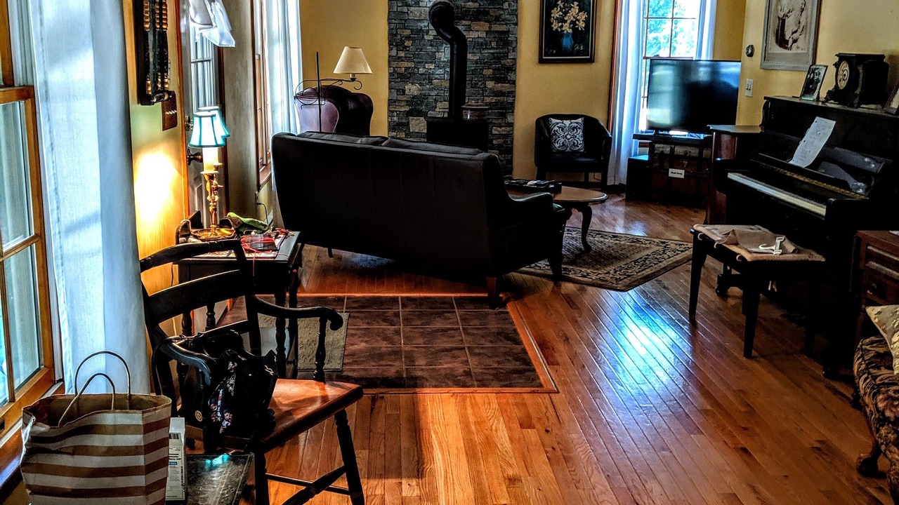 Photo of Livingroom in Kenyon