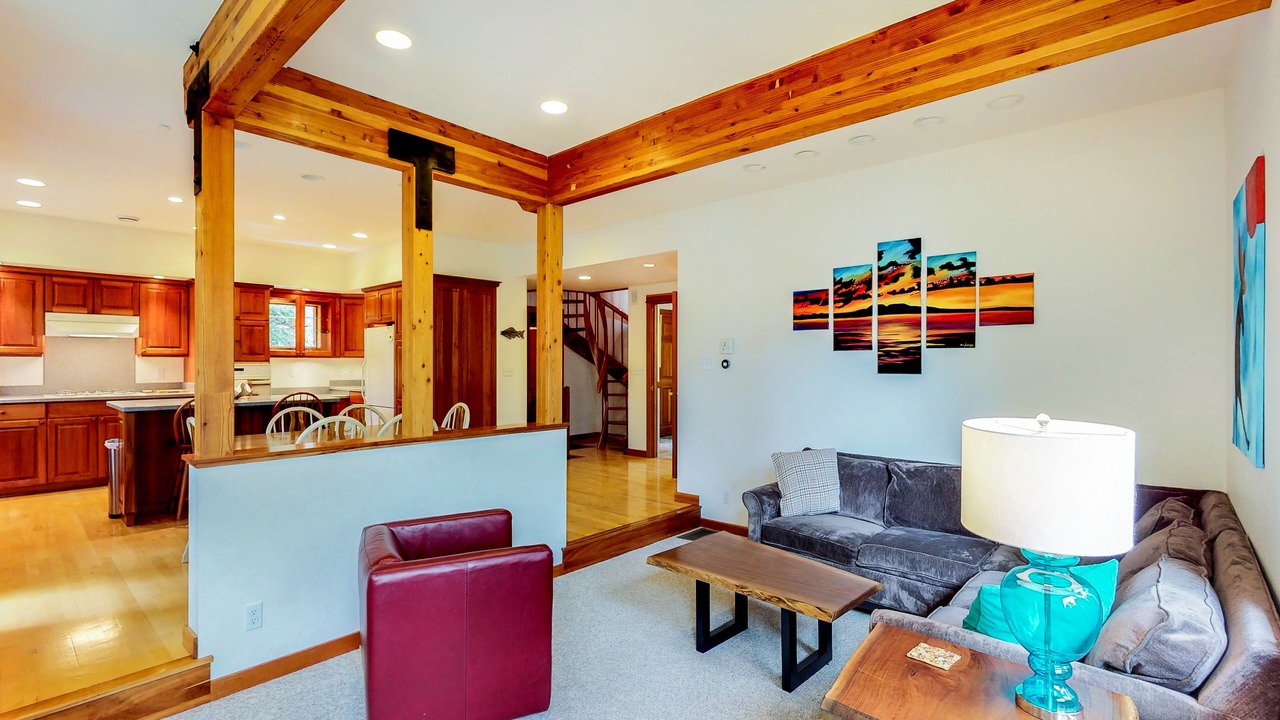 Photo of Livingroom in Alyeska