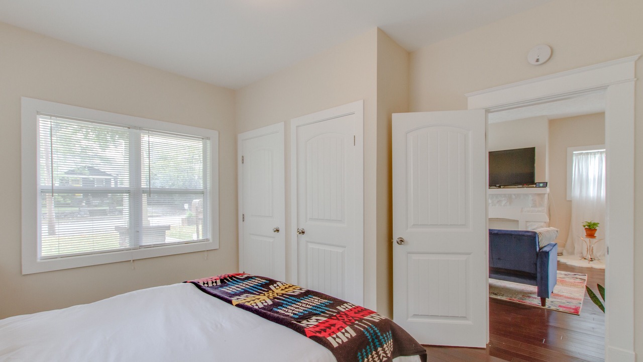 Photo of Bedroom in Cleveland Park