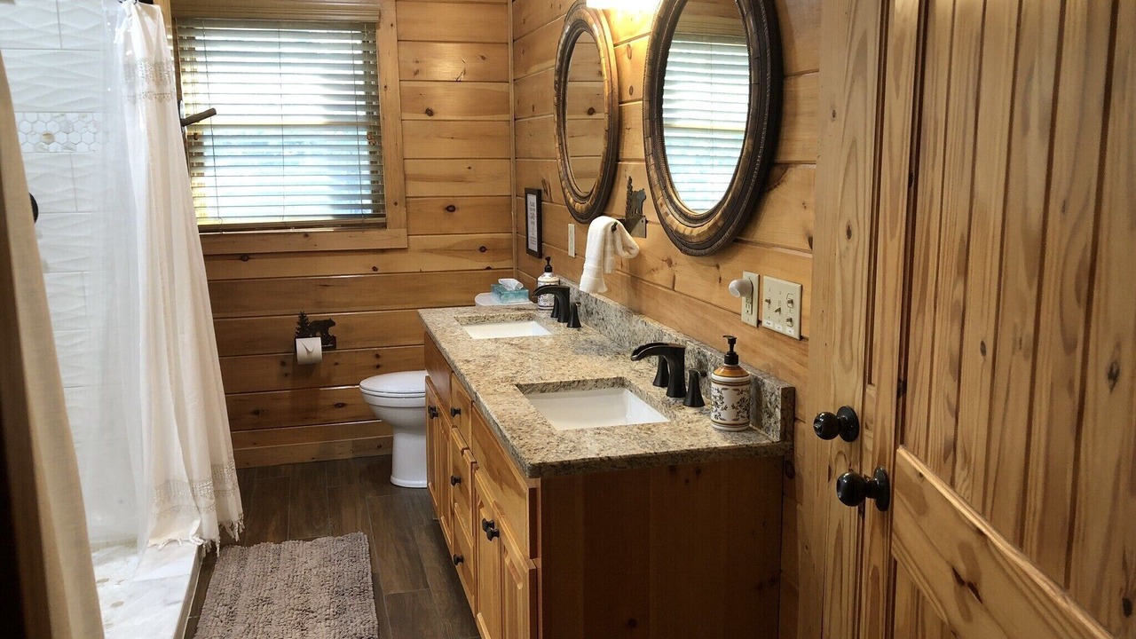 Photo of Bathroom in Foxfire Estates