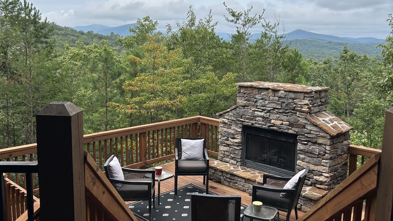 Photo of Livingroom in Foxfire Estates