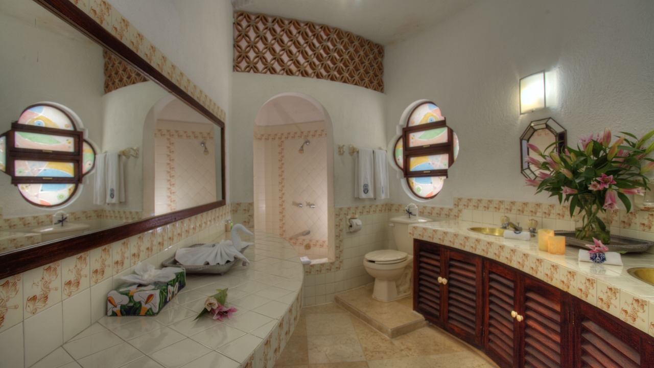 Photo of Bathroom in South Shore Hotel Area