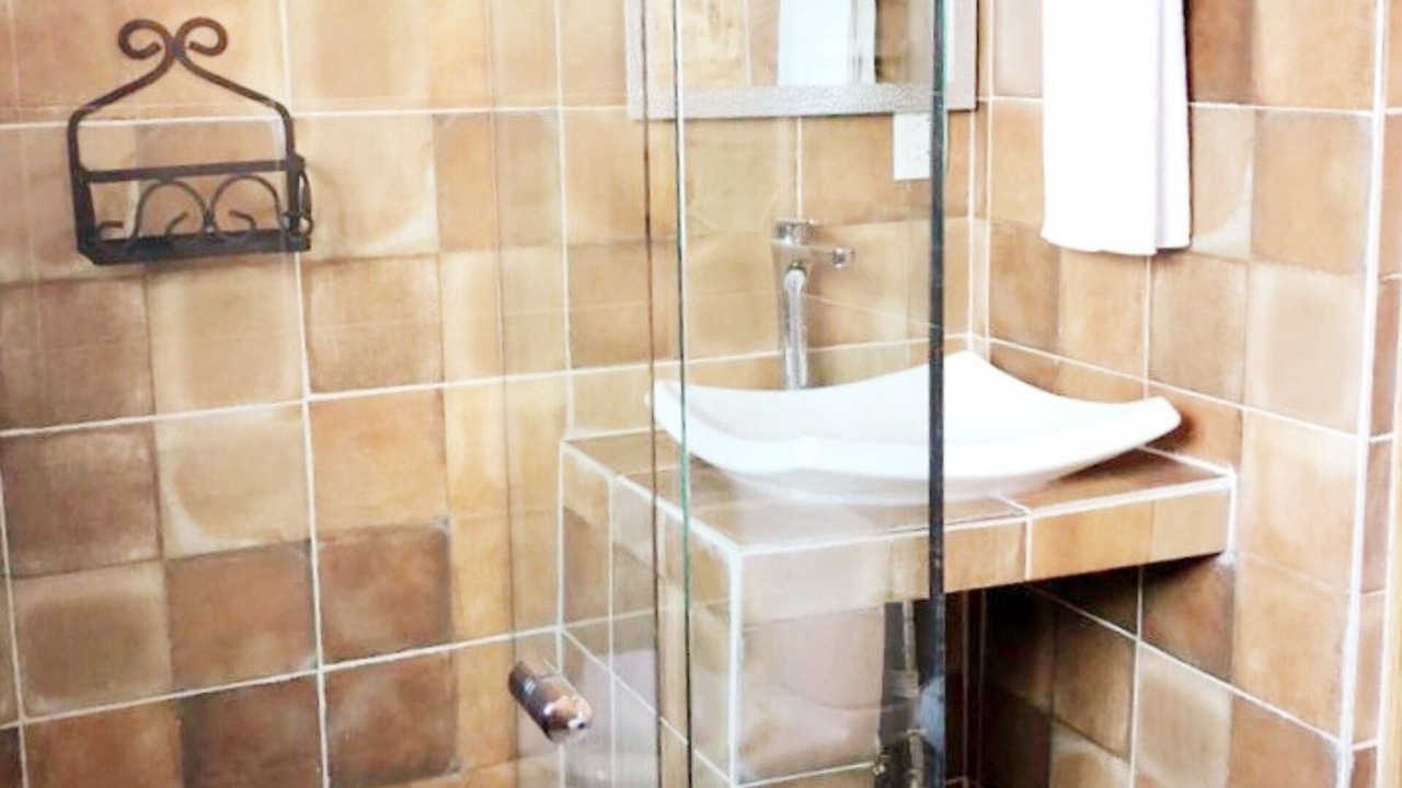 Photo of Bathroom in De La Merced